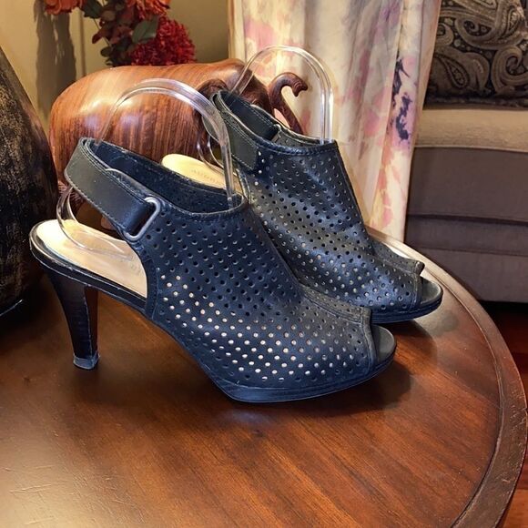 Audrey Brooke Aubrie Bootie - 9 1/2 / Black - Picture 3 of 6